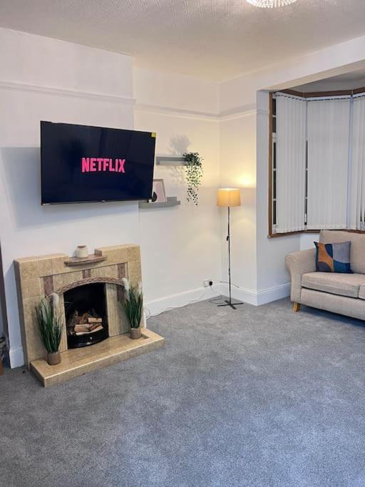 Spacious 3 Bed Flat - Beach Nearby - No Pets Southend-on-Sea Exterior photo